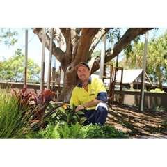 Gardener / Mali (Landscape Caretaker)